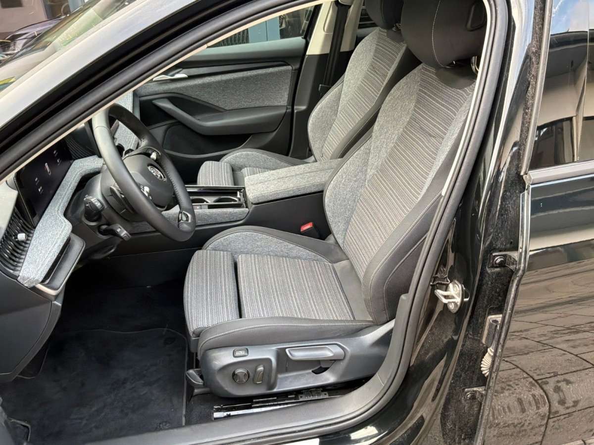 Fahrzeugbild eines Skoda Superb