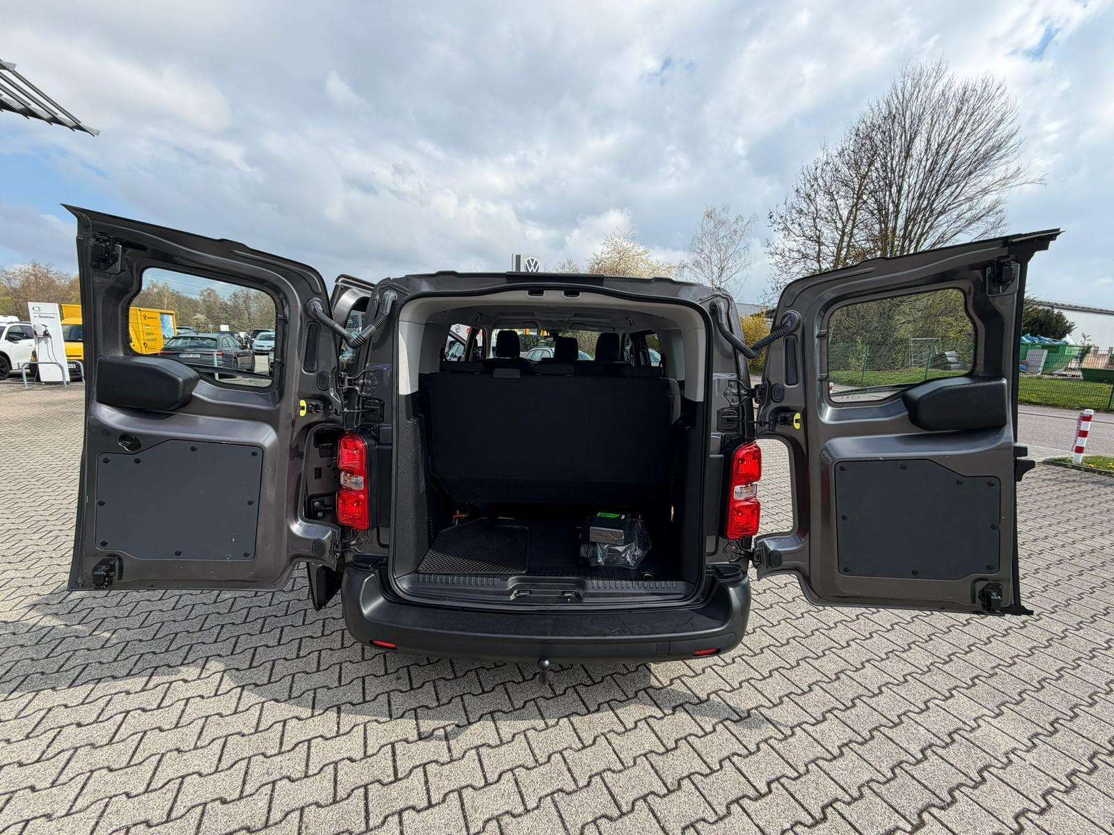 Fahrzeugbild eines Toyota Proace