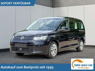 Schräge Frontansicht auf einen Volkswagen Caddy , freigestellt