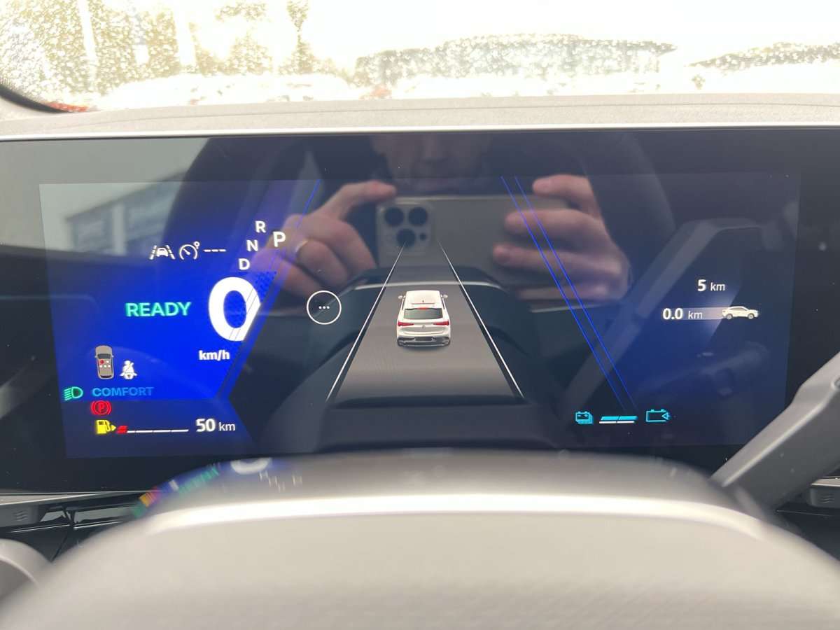 Fahrzeugbild eines Renault Rafale