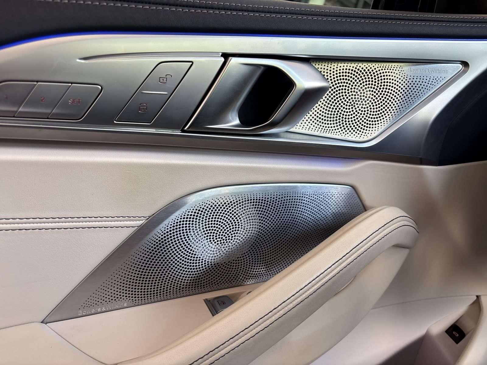 Fahrzeugbild eines BMW 8er-Reihe