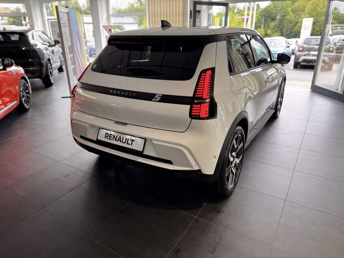 Fahrzeugbild eines Renault 5 E-TECH