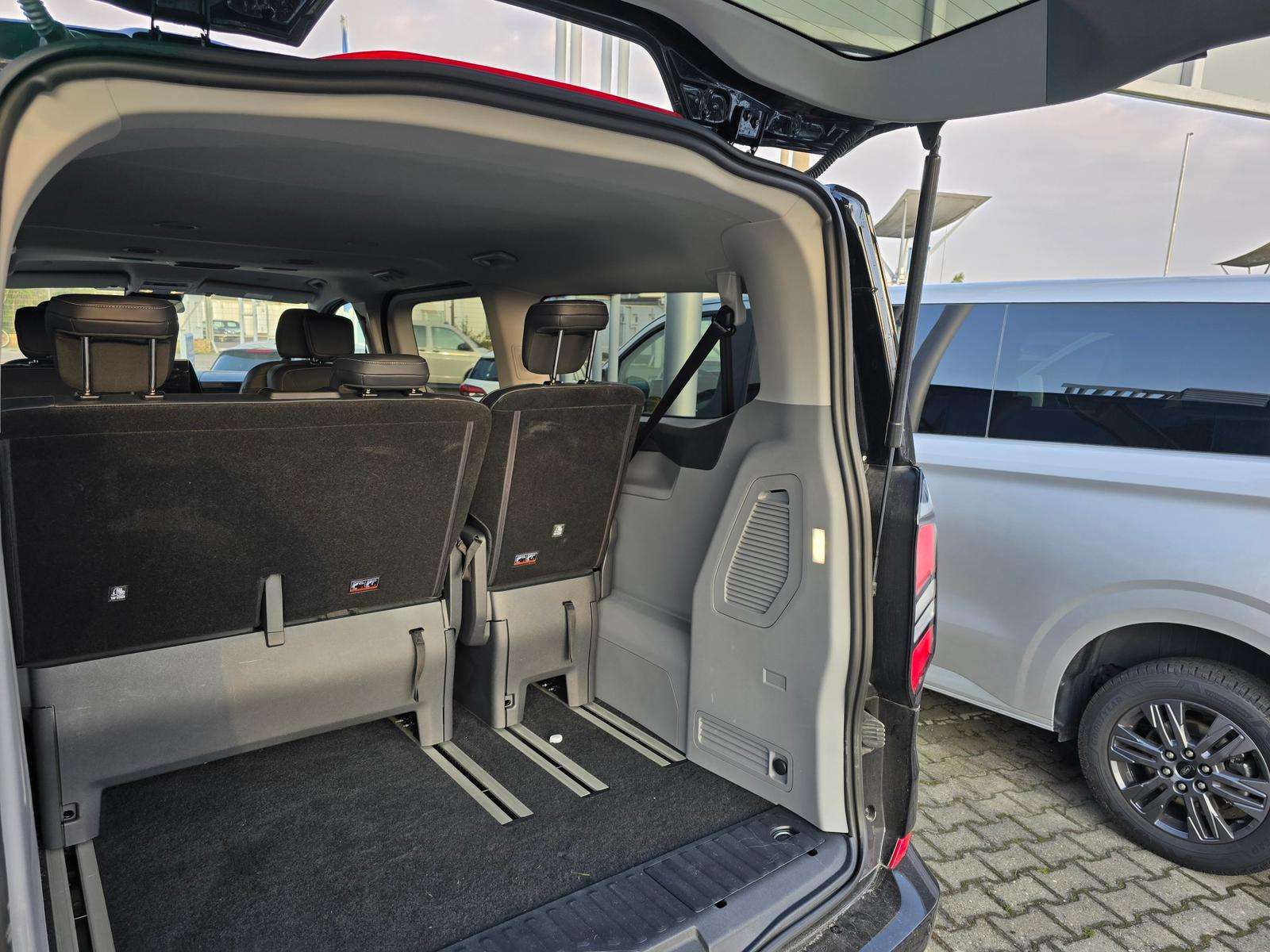 Fahrzeugbild eines Ford Tourneo Custom