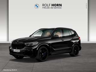 Schräge Frontansicht auf einen BMW X5 , freigestellt