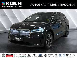 Schräge Frontansicht auf einen Skoda ENYAQ , freigestellt