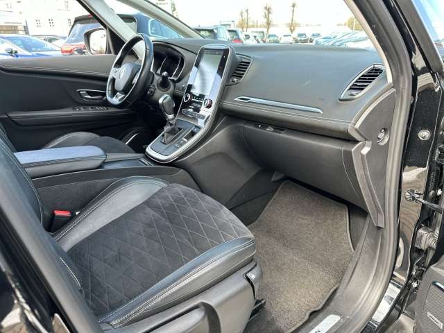 Fahrzeugbild eines Renault Grand Scénic