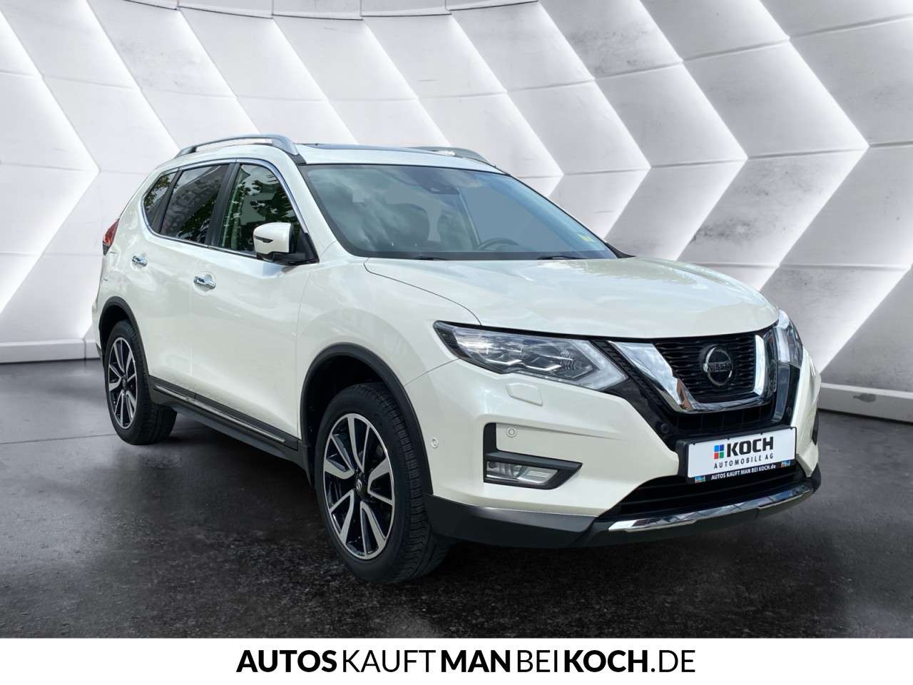 Fahrzeugbild eines Nissan X-TRAIL