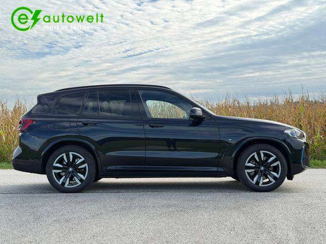 Fahrzeugbild eines BMW ix3