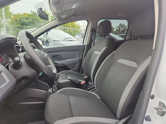 Fahrzeugbild eines Dacia Duster