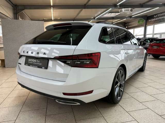 Fahrzeugbild eines Skoda Superb