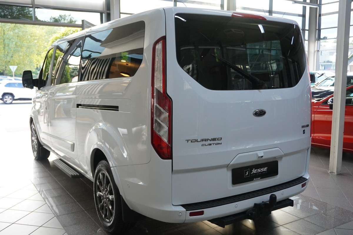 Fahrzeugbild eines Ford Tourneo Custom
