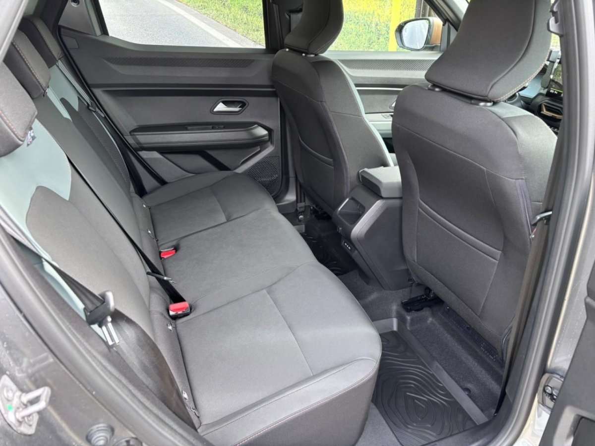Fahrzeugbild eines Dacia Duster