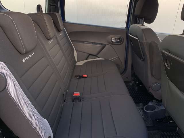 Fahrzeugbild eines Dacia Lodgy