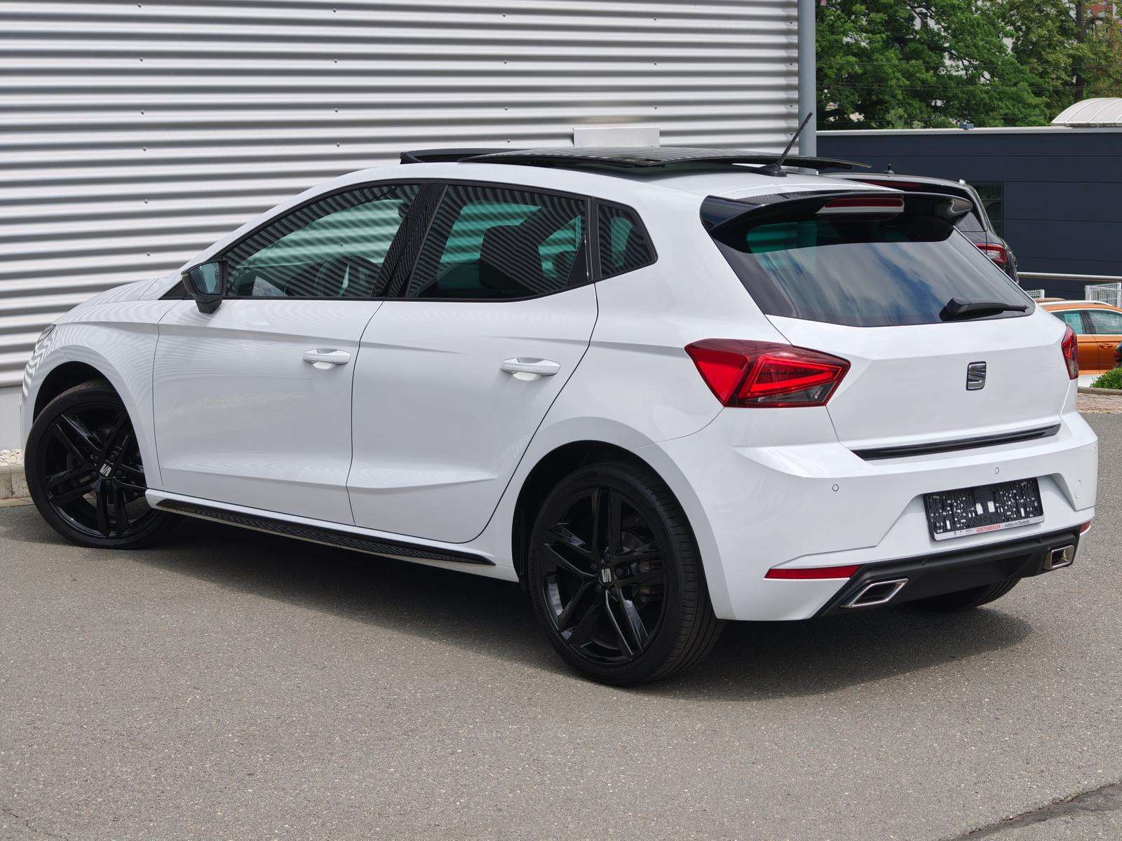 Fahrzeugbild eines SEAT Ibiza