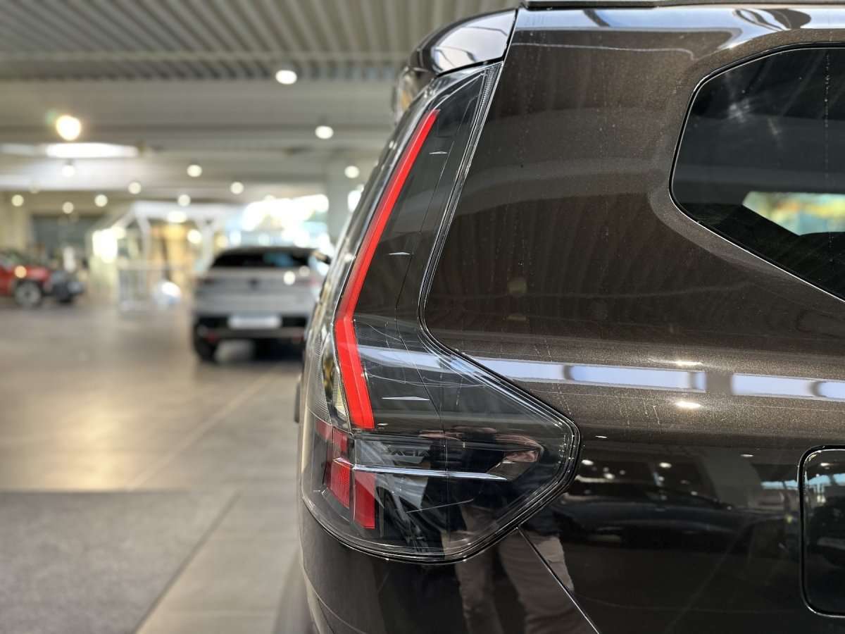 Fahrzeugbild eines Dacia Jogger