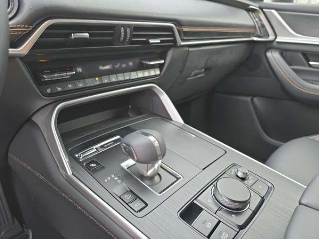 Fahrzeugbild eines Mazda CX-60