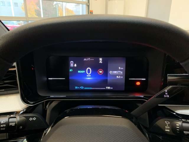 Fahrzeugbild eines Renault 4 E-TECH