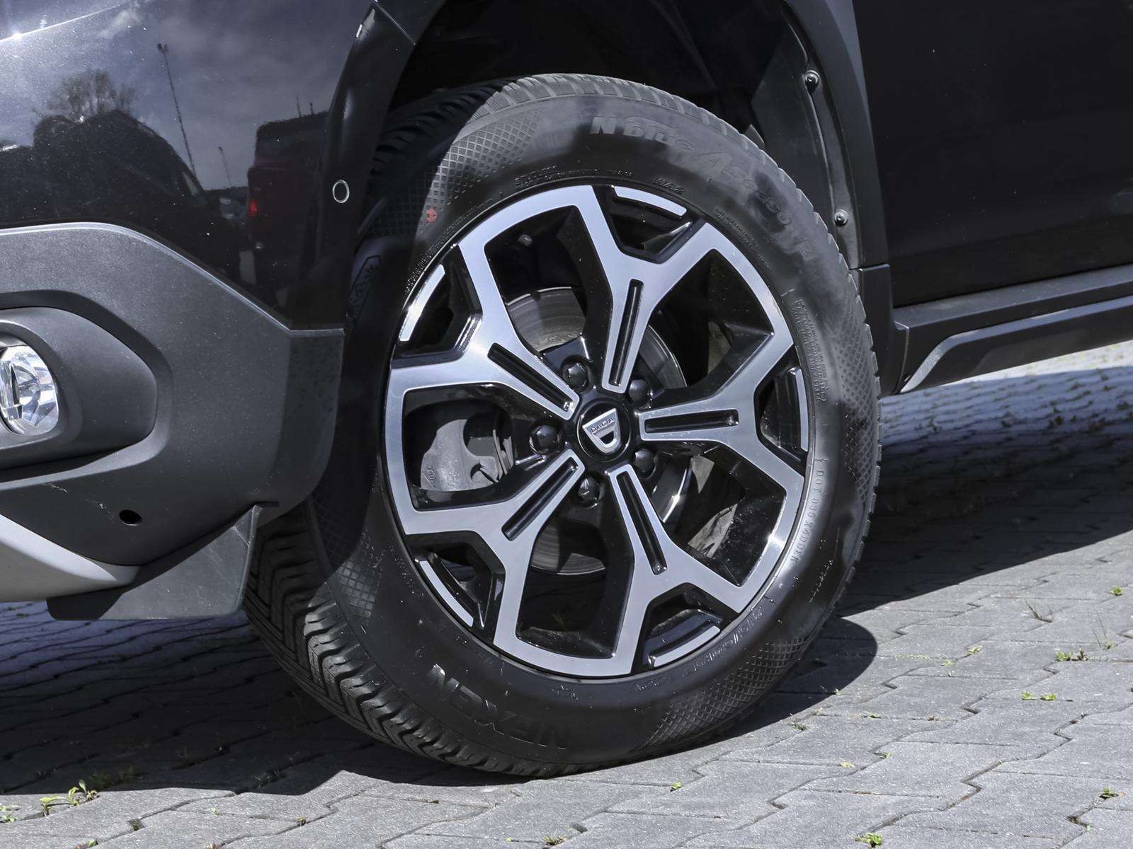 Fahrzeugbild eines Dacia Duster