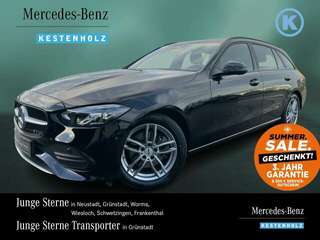 Schräge Frontansicht auf einen Mercedes-Benz C-Klasse , freigestellt