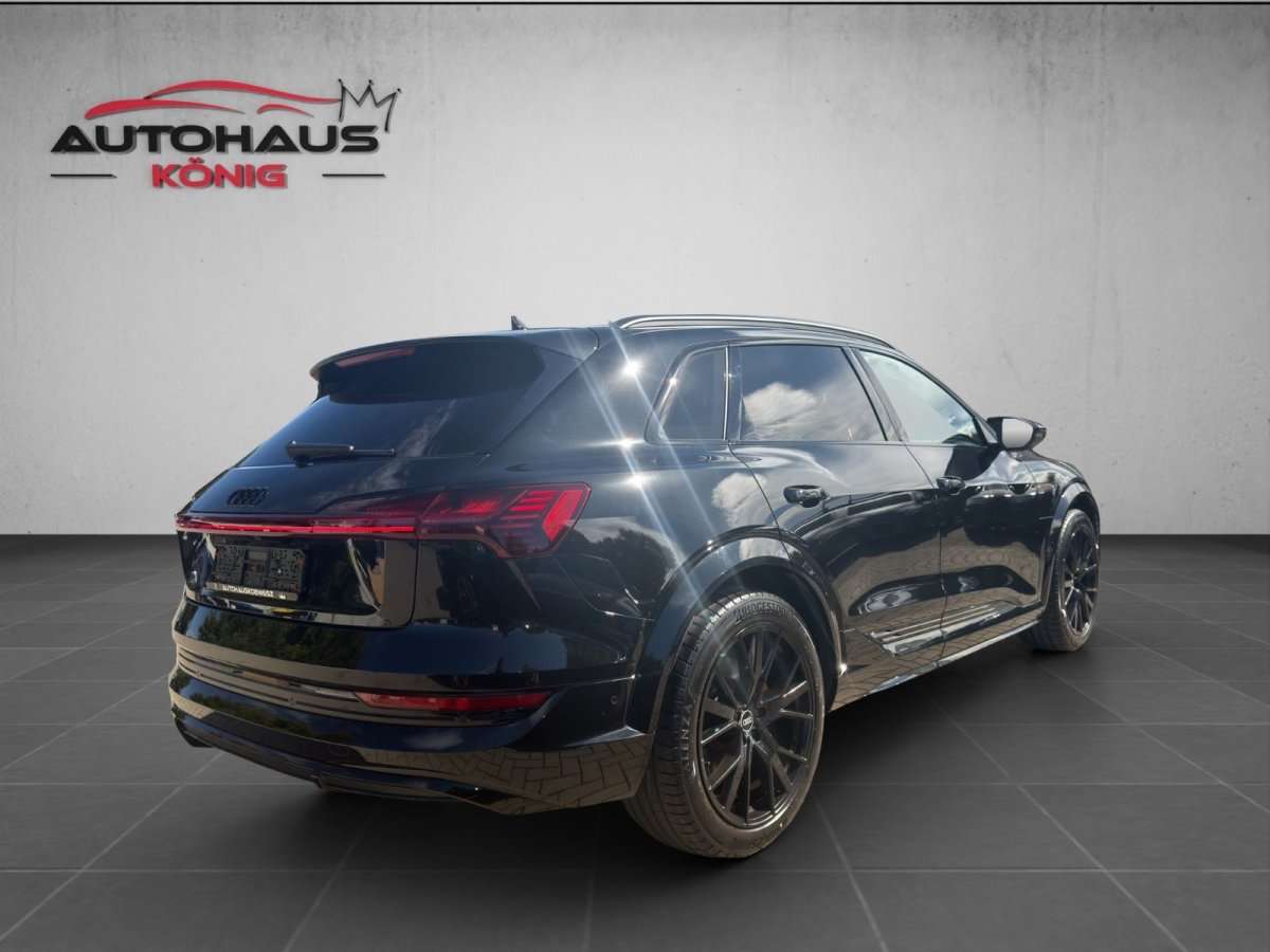 Fahrzeugbild eines Audi e-tron