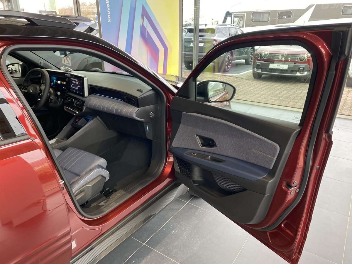 Fahrzeugbild eines Renault 4 E-TECH