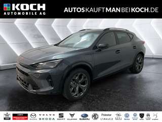 Schräge Frontansicht auf einen CUPRA Formentor , freigestellt