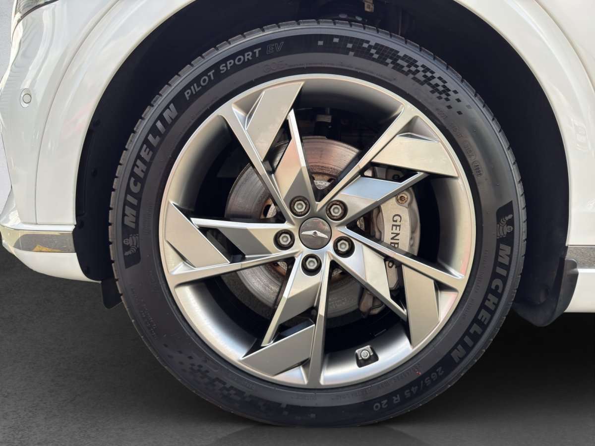 Fahrzeugbild eines Genesis GV70