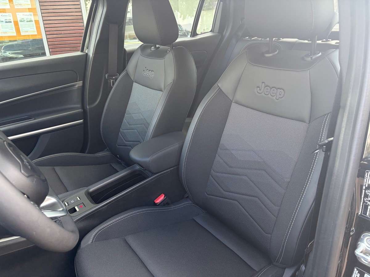 Fahrzeugbild eines Jeep Avenger