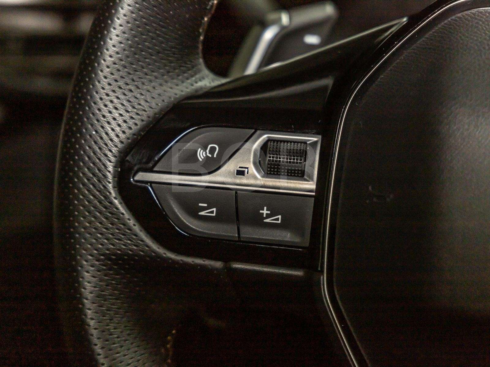 Fahrzeugbild eines Peugeot 5008