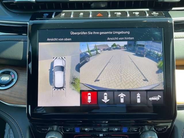 Fahrzeugbild eines Jeep Grand Cherokee