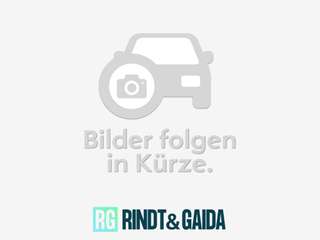 Schräge Frontansicht auf einen Skoda Kamiq , freigestellt