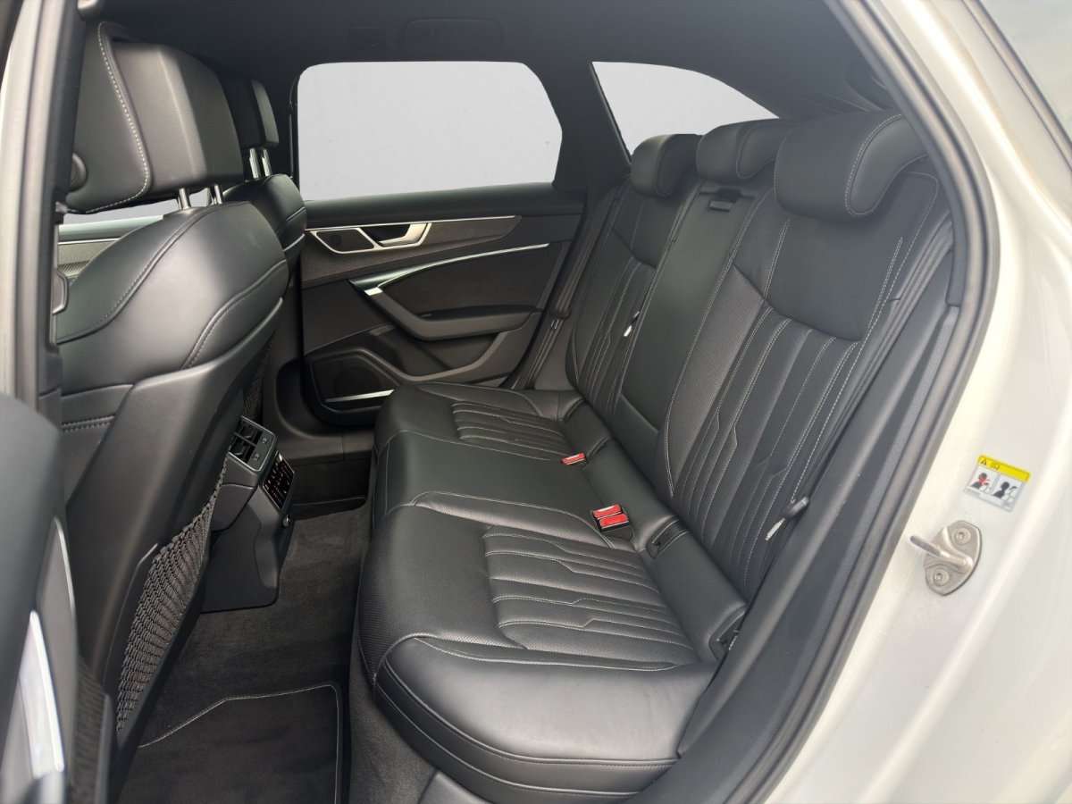 Fahrzeugbild eines Audi S6