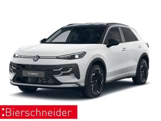 Schräge Frontansicht auf einen Volkswagen T-Roc , freigestellt