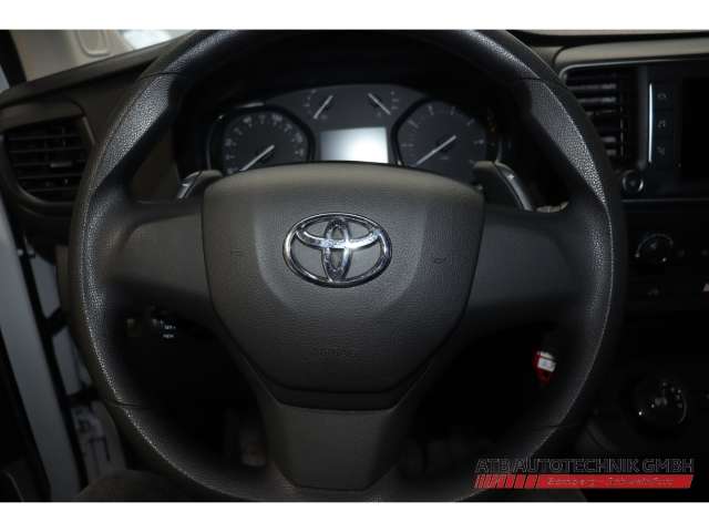 Fahrzeugbild eines Toyota Proace