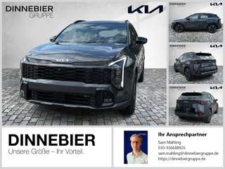 Schräge Frontansicht auf einen Kia Sportage , freigestellt