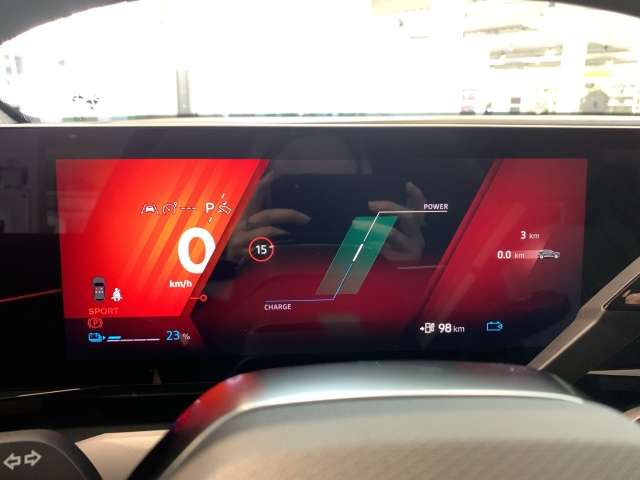 Fahrzeugbild eines Renault Scenic E-TECH