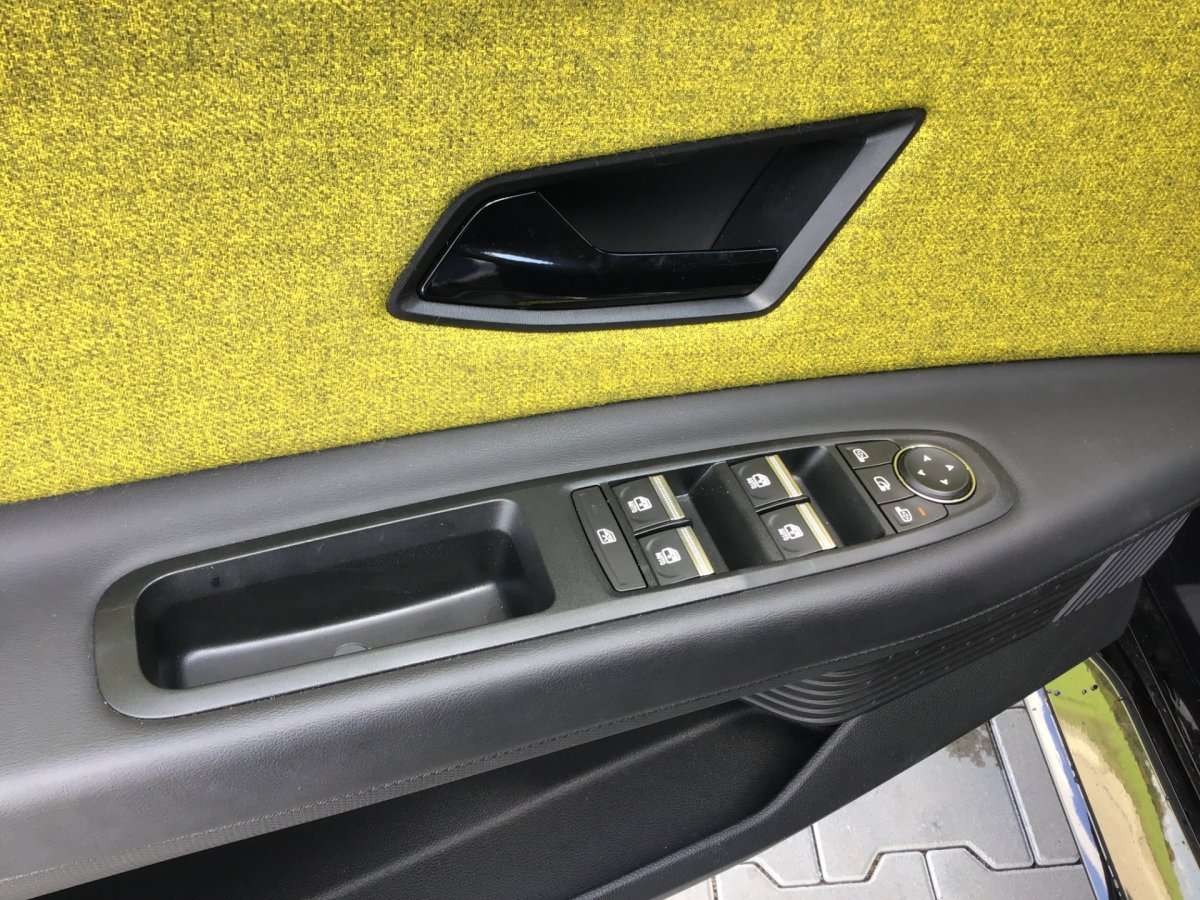 Fahrzeugbild eines Renault 5 E-TECH