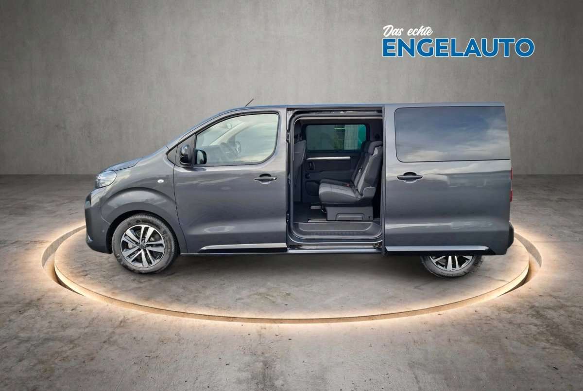 Fahrzeugbild eines Peugeot Traveller