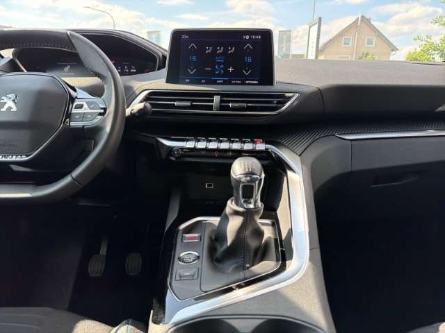 Fahrzeugbild eines Peugeot 5008