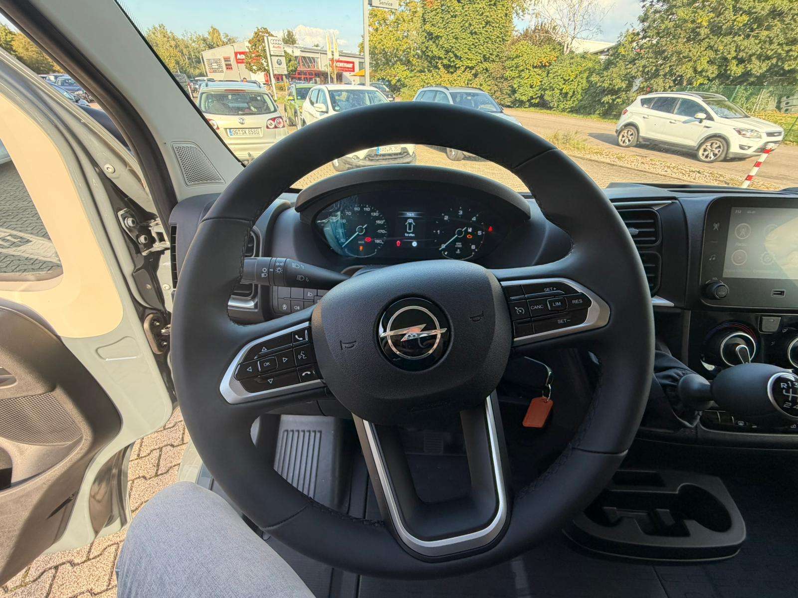 Fahrzeugbild eines Opel Movano