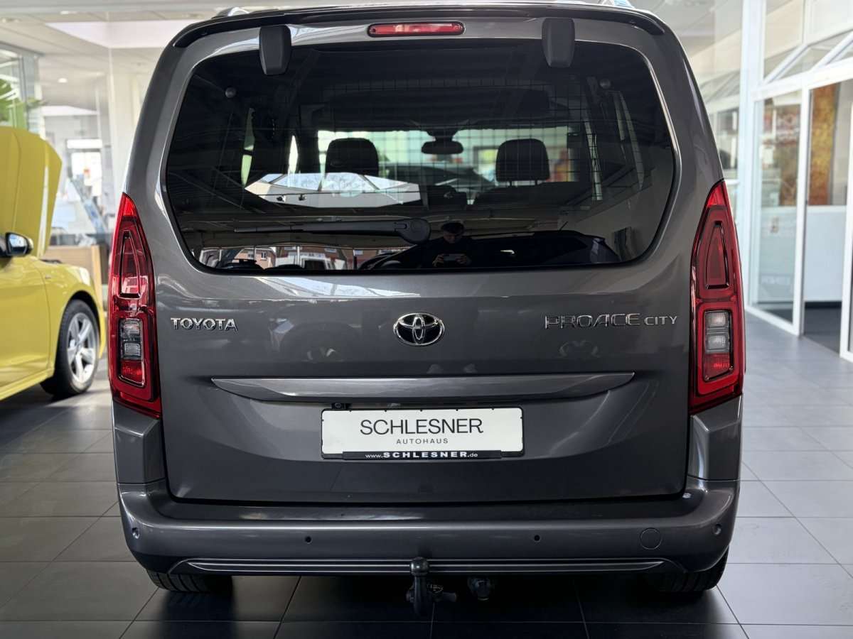 Fahrzeugbild eines Toyota Proace City