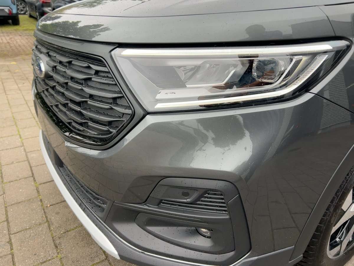 Fahrzeugbild eines Ford Grand Tourneo