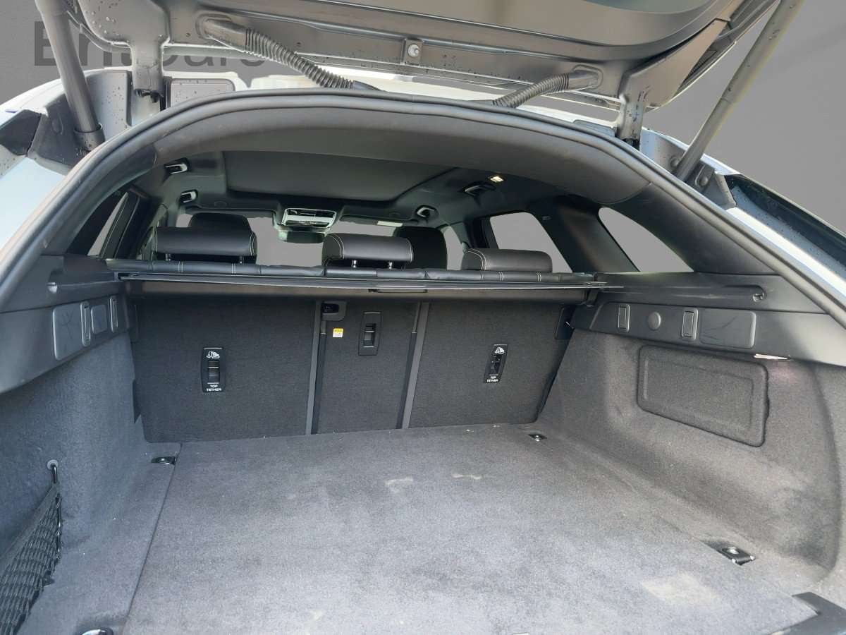 Fahrzeugbild eines Land Rover Range Rover Velar