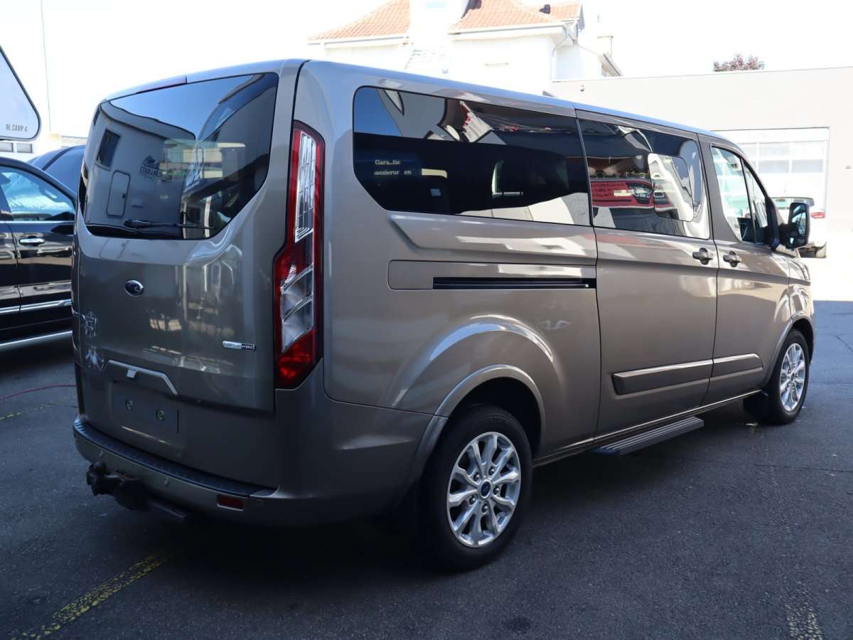 Fahrzeugbild eines Ford Tourneo Custom