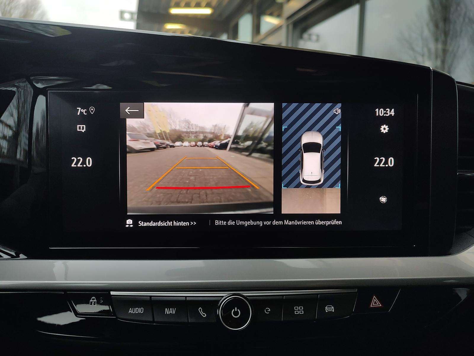 Fahrzeugbild eines Opel Mokka Electric