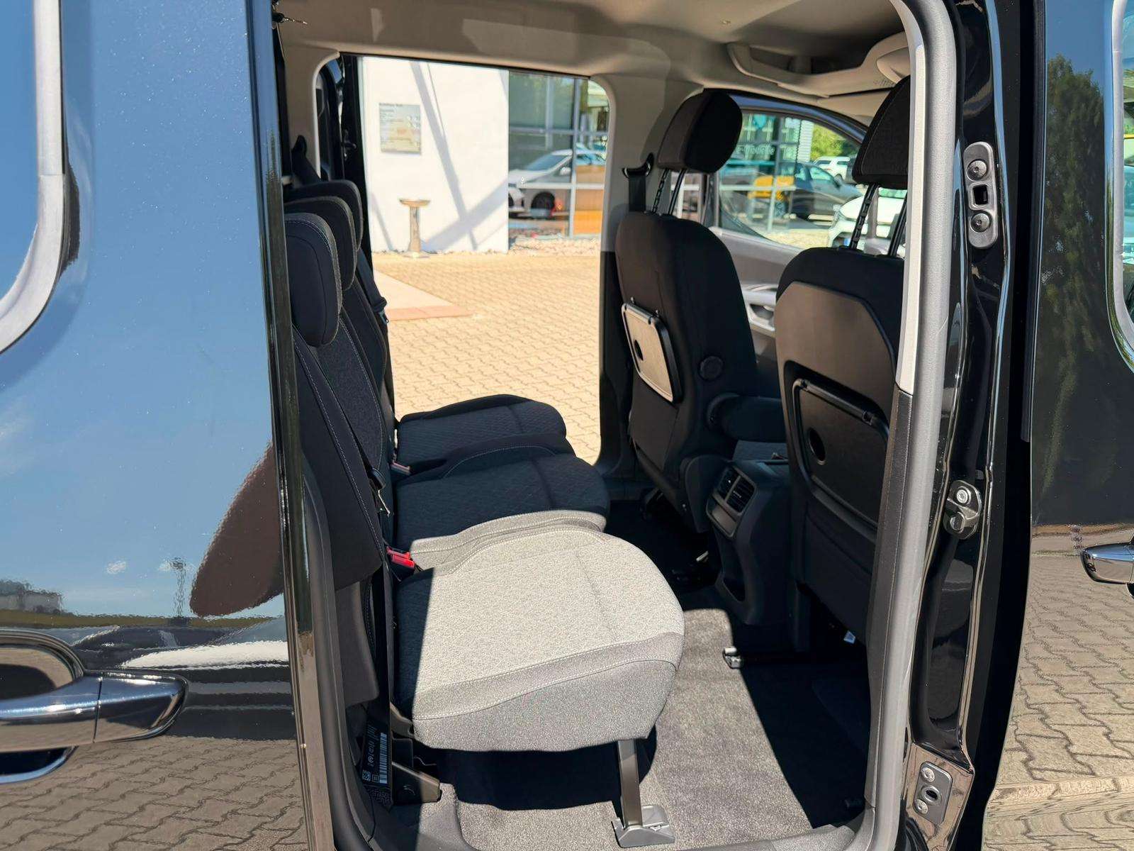 Fahrzeugbild eines Opel Combo Life