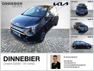 Schräge Frontansicht auf einen Kia Picanto , freigestellt