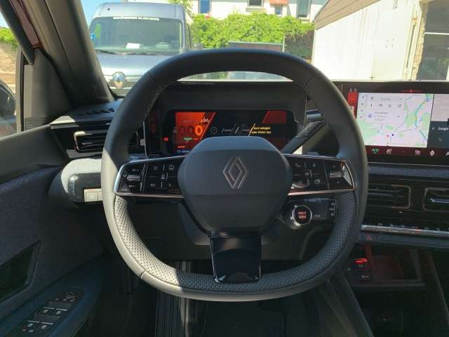 Fahrzeugbild eines Renault 4 E-TECH