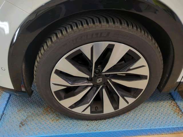 Fahrzeugbild eines Renault Rafale