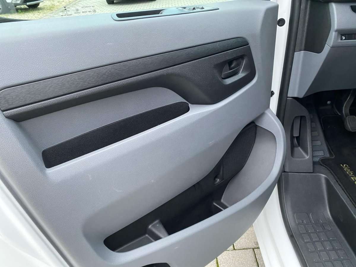Fahrzeugbild eines Opel Vivaro